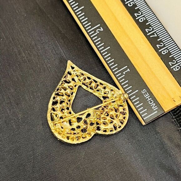 Vintage Rhinestone Crystal Brooch Lacy Filigree Heart Gold Tone BEAUTIFUL 1486 - Picture 7 of 8